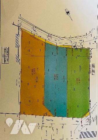 Terrain constructible - parcelle de 798m² (lot 2 en bleu) 
A viabiliser