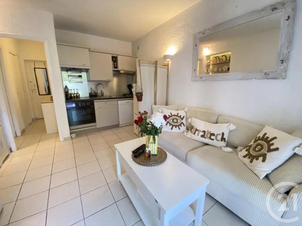 Maison à vendre  7 pièces - 171,83 m 2   STE MAXIME  - 83