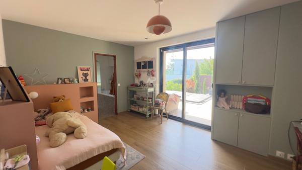 SEVRES RIVE DROITE - MAISON D'ARCHITECTE €2 500 000 ** - Référence 18457