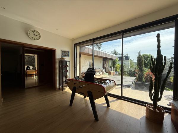 SEVRES RIVE DROITE - MAISON D'ARCHITECTE €2 500 000 ** - Référence 18457