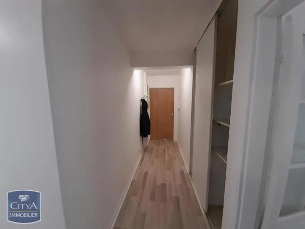 Appartement à louer 3 pièces 61.91m² Tours (37100)