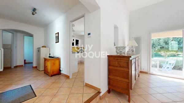 MAZAN,  MAISON TRADITIONNELLE 136 M² PISCINE ? DOUBLE GARAGE TERRAIN DE 3 429 M² AUCUNE NUISANCE