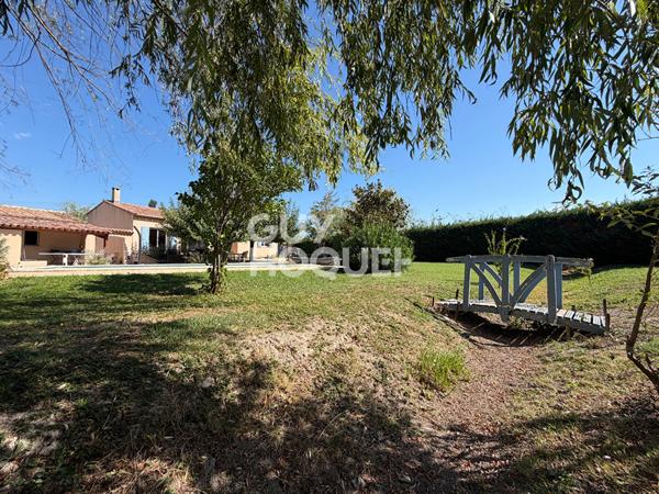 MAZAN,  MAISON TRADITIONNELLE 136 M² PISCINE ? DOUBLE GARAGE TERRAIN DE 3 429 M² AUCUNE NUISANCE