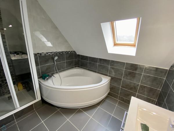 Maison familiale avec jardin et garage