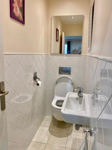 Maison familiale avec jardin et garage