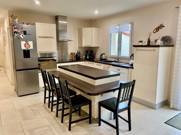 Maison familiale avec jardin et garage