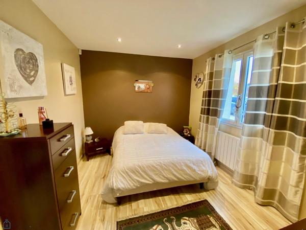 Maison familiale avec jardin et garage