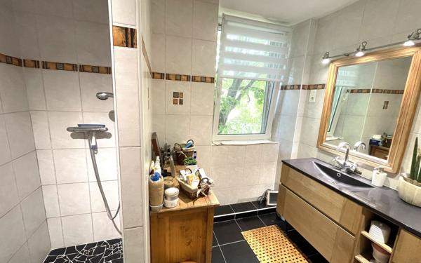 Maison à vendre    7 pièces •  Chatuzange-le-Goubet