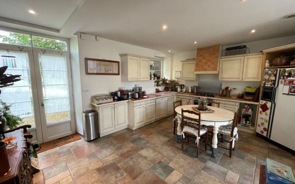 Maison à vendre    7 pièces •  Chatuzange-le-Goubet