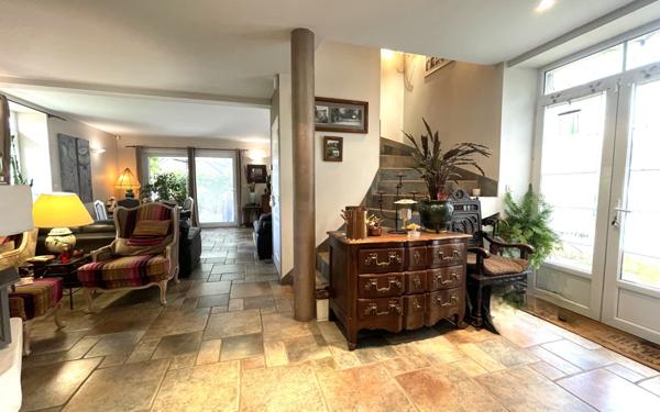 Maison à vendre    7 pièces •  Chatuzange-le-Goubet