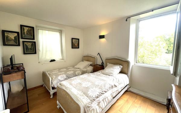 Maison à vendre    7 pièces •  Chatuzange-le-Goubet