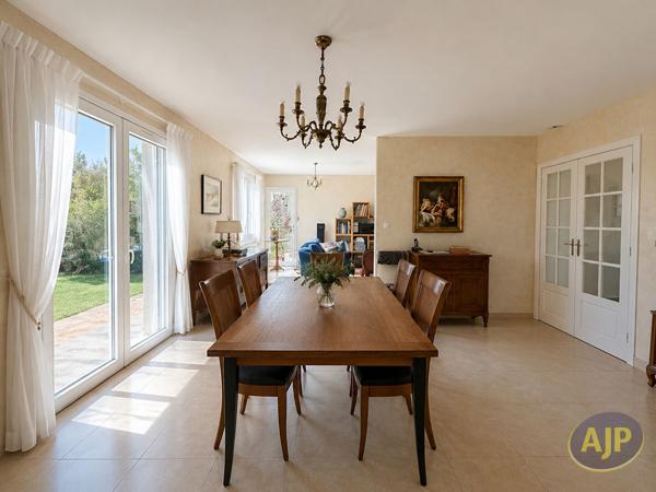 Maison à vendre Sautron - 7 pièces, 158m² avec 5 chambre(s) à 529 000€ - AJP Immobilier Sautron
