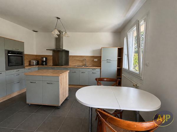 Maison à vendre Sautron - 7 pièces, 158m² avec 5 chambre(s) à 529 000€ - AJP Immobilier Sautron