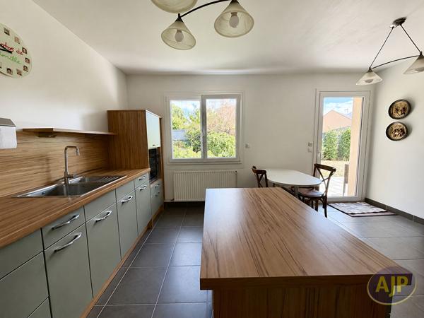 Maison à vendre Sautron - 7 pièces, 158m² avec 5 chambre(s) à 529 000€ - AJP Immobilier Sautron