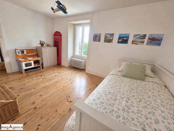 Maison à FOUGERES, 35300 - 5 pièces 116m²
