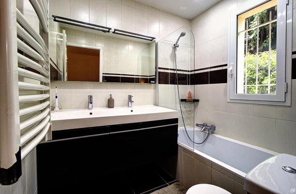 Co-Exclusivité - Mougins Saint-Basile - Appartement-villa 4 pièces de 106 m² avec accès direct à la piscine