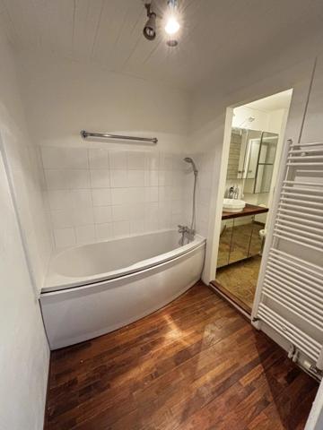 Vente                                                      Maison
                        
                     6 pièces                      140 m2                     à Houdan