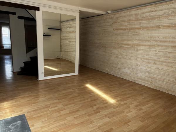 Vente                                                      Maison
                        
                     6 pièces                      140 m2                     à Houdan