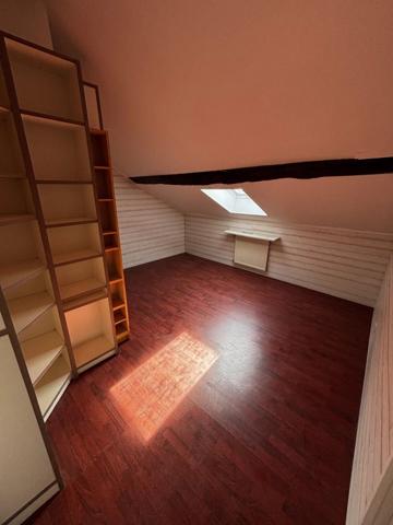 Vente                                                      Maison
                        
                     6 pièces                      140 m2                     à Houdan