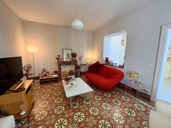 Maison de charme au coeur d'un jardin arboré