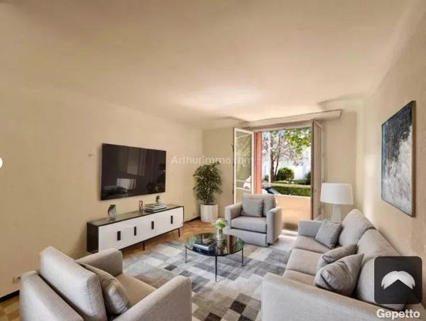 Vente                                                      Appartement
                        
                     4 pièces                      65 m2                     à Martigues