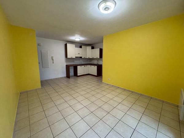 Appartement 2 pièces en location à FOLELLI