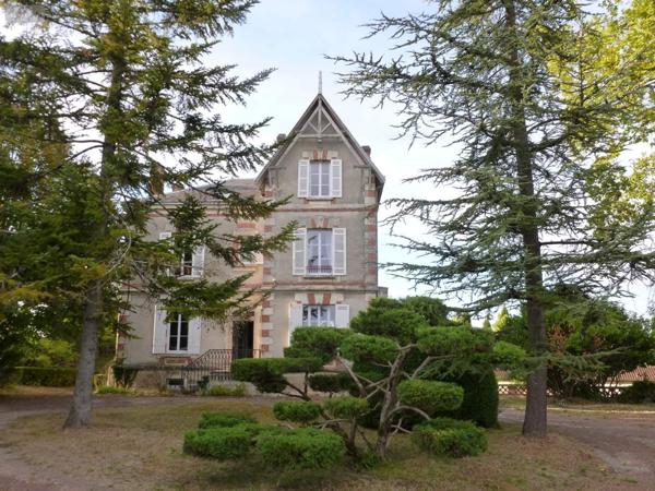 Maison à vendre à Saint-Aulaye-Puymangou en Dordogne (24410), ref : 077/970