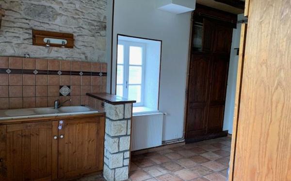 Immeuble à vendre    9 pièces • 411,75 m2 Genlis