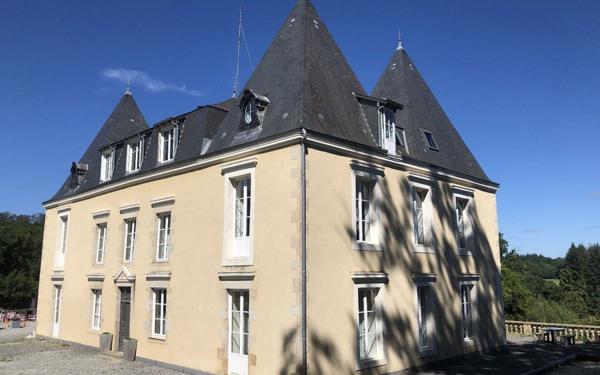 Maison à vendre    13 pièces • 750 m2 Châteauneuf-la-Forêt