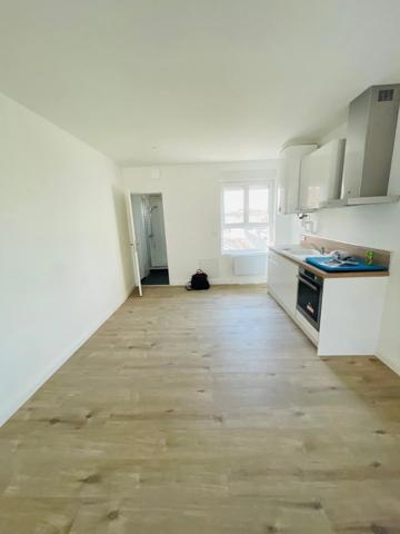 Location                                                      Appartement
                        
                     3 pièces                      59 m2                     à Saint-Quentin