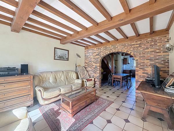Maison familiale de 90m2, 2 chambres, idéalement située, école, commerces, gare , autoroute