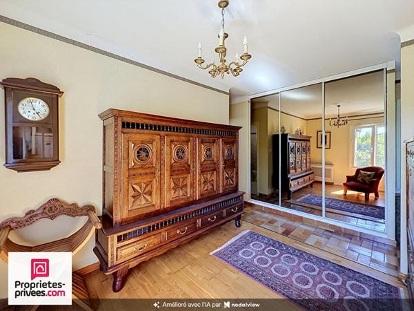 VILLA T5 garage sur  764 m² de terrain clos avec vue