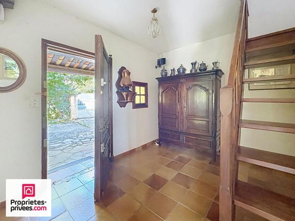 VILLA T5 garage sur  764 m² de terrain clos avec vue