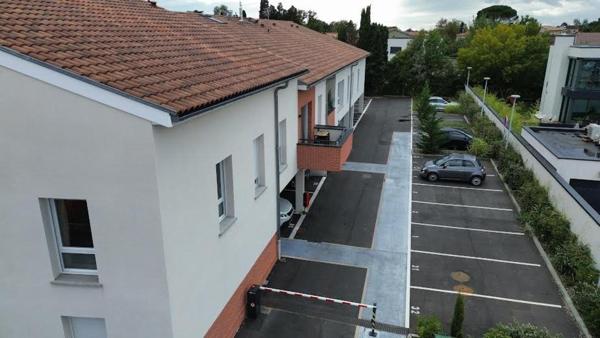 Parking à SAINT-LOUP-CAMMAS, 31140 -