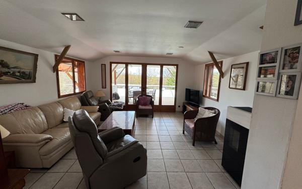 Maison à vendre    3 pièces •  Roybon