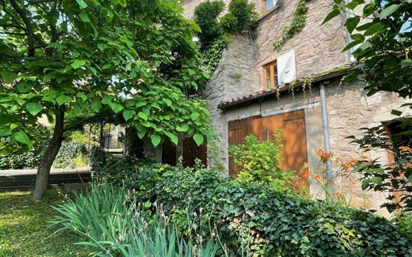Maison à louer    5 pièces •  Soucieu-en-Jarrest