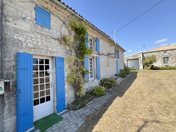 Authentique maison charentaise à 10 mn des plages Meschers sur gironde