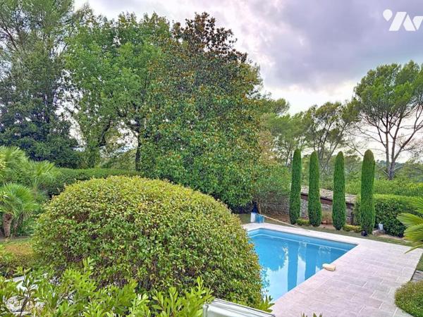 MAISON INDIVIDUELLE  150 M²  PISCINE  ESPACES EXTERIEURS STUDIO INDEPENDANT ET ABRIS DEUX VOITURES.