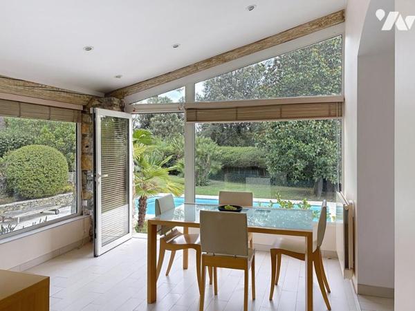 MAISON INDIVIDUELLE  150 M²  PISCINE  ESPACES EXTERIEURS STUDIO INDEPENDANT ET ABRIS DEUX VOITURES.