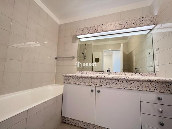 Location Appartement 4 pièces 91.6 m² - Paris 75012