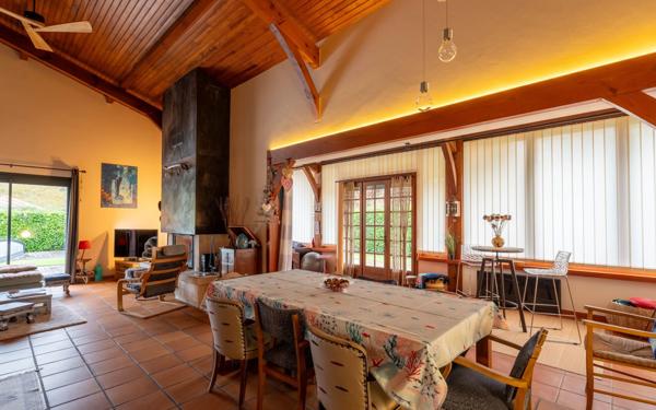 Maison à vendre    5 pièces •  Biscarrosse