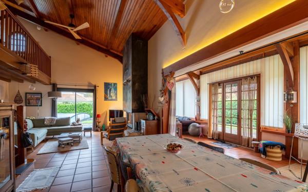 Maison à vendre    5 pièces •  Biscarrosse