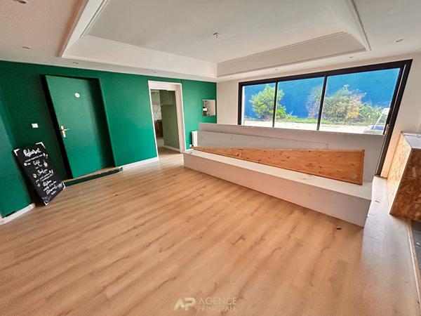 A louer Local commercial Toutes activités proche commerces Aytré Loyer 2 650 €/mois charges comprises **  - Référence  FB714