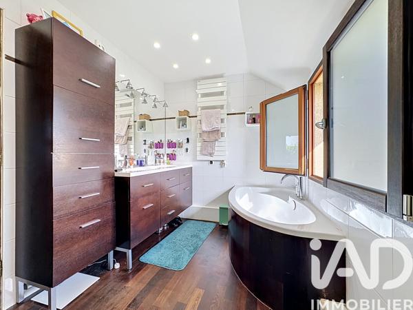 Maison à vendre 5 pièces 130,7 m² Les Alluets-le-Roi