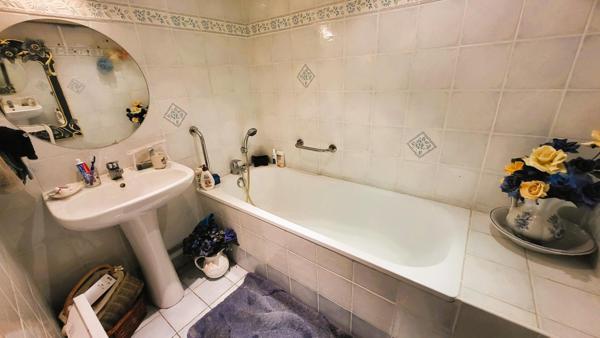 Beau T3 plein centre ville Aubagne