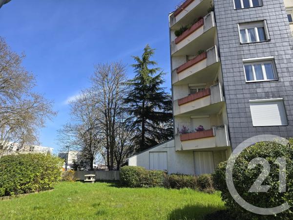 Appartement F3 à vendre  3 pièces - 68,18 m 2   NOISY LE SEC  - 93