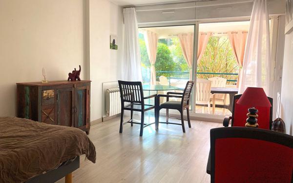 Appartement à vendre    1 pièce • 30,03 m2 Biarritz