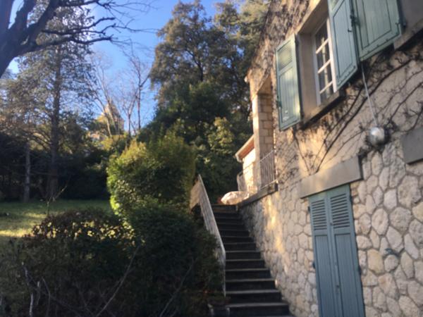 Villeneuve-lès-Avignon (30400) VILLENEUVE-LÈS-AVIGNON, QUARTIER RECHERCHE DE MONTEAU, MAISON ENV.122 M², DEPENDANCES ET BEAU TERRAIN TRES ARB