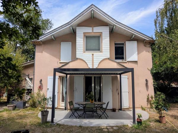 Maison à deux pas du centre bourg