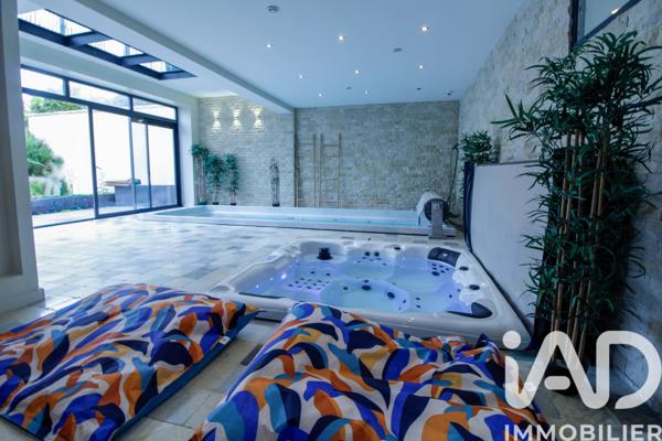 Maison à vendre 9 pièces 403 m² Saint-Brice-sous-Forêt